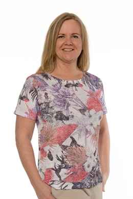 Mudflower T-shirt dame med store blomster og sten i - pink